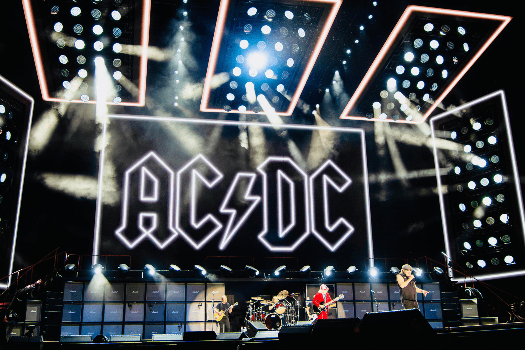 ac/dc en chile